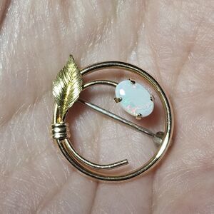 Vintage Krementz Circle Leaf 14K Gold Filled Real Fire Opal Small Brooch Pin